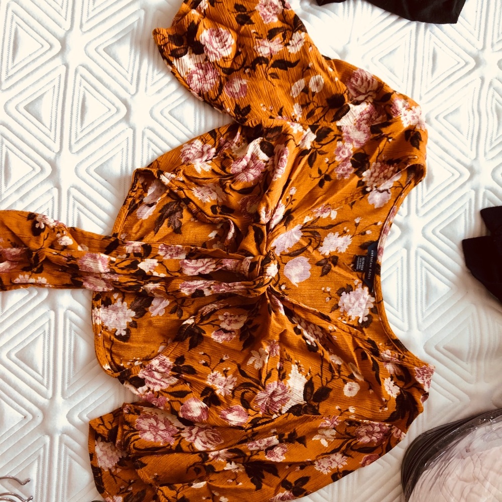 American eagle crop top-